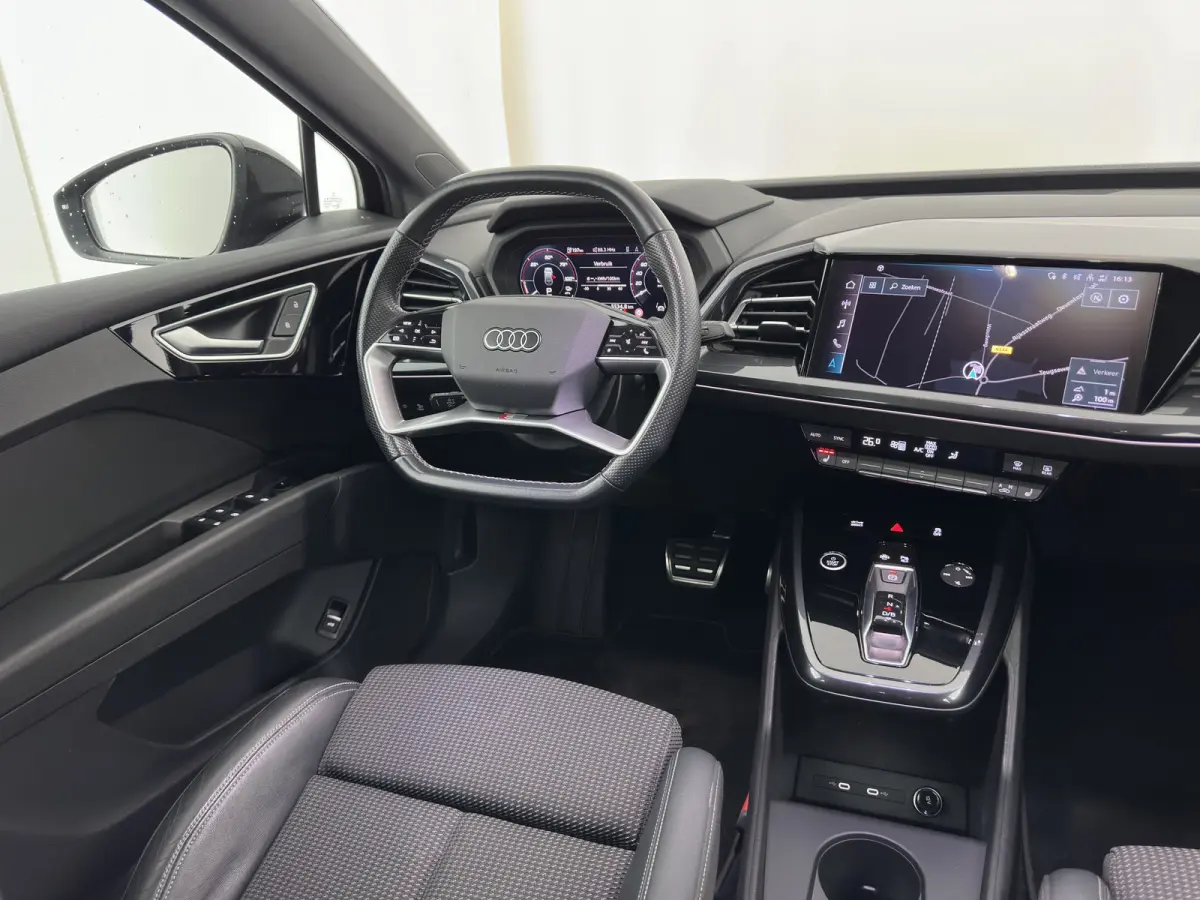 40 S edition 77 kWh (3-Fase-11kW) {SoH-92%} (INCL.BTW) *HEAT-PUMP | LEATHER-FABRIC | MATRIX-LED | ADAPTIVE-CRUISE | CAMERA | DIGI-COCKPIT | KEYLESS | AMBIENT-LIGHT | AUDI-SOUND | NAVI-FULLMA