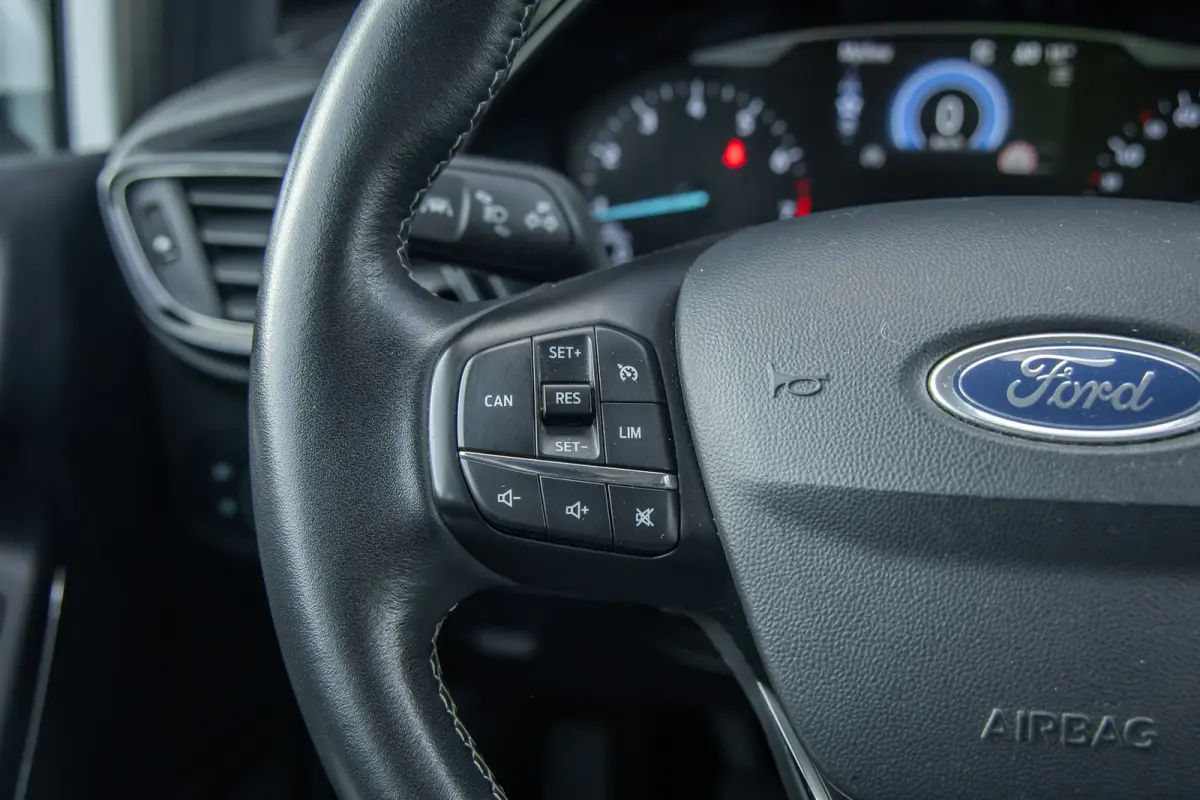 1.0 EcoBoost Titanium | Trekhaak | Parkeer-camera | Apple carplay / Andriod auto