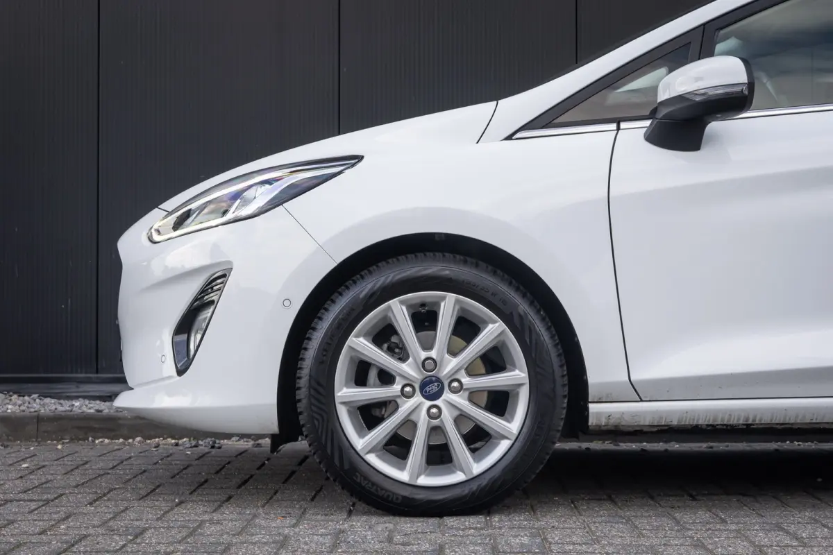 1.0 EcoBoost Titanium | Trekhaak | Parkeer-camera | Apple carplay / Andriod auto