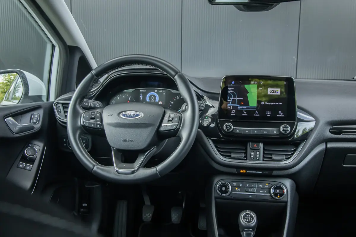 1.0 EcoBoost Titanium | Trekhaak | Parkeer-camera | Apple carplay / Andriod auto