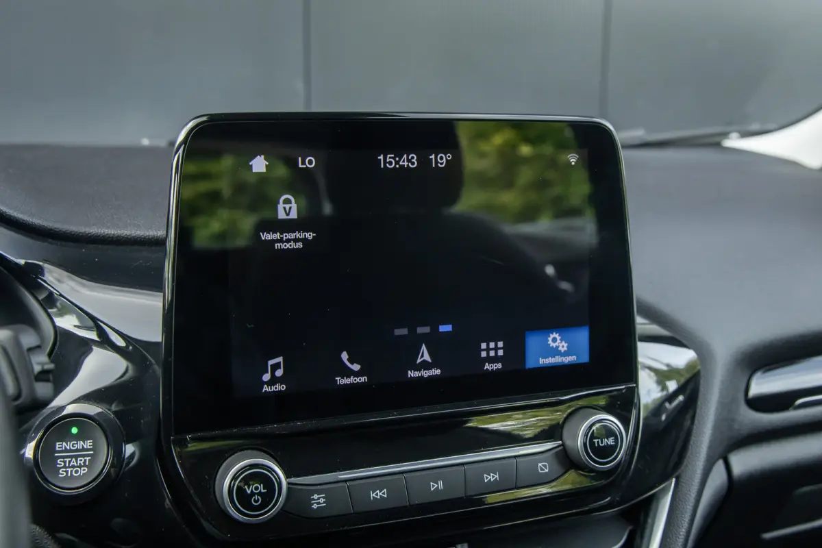 1.0 EcoBoost Titanium | Trekhaak | Parkeer-camera | Apple carplay / Andriod auto