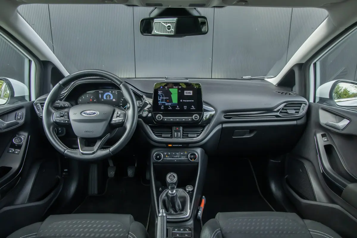 1.0 EcoBoost Titanium | Trekhaak | Parkeer-camera | Apple carplay / Andriod auto