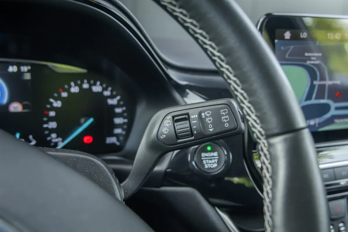 1.0 EcoBoost Titanium | Trekhaak | Parkeer-camera | Apple carplay / Andriod auto