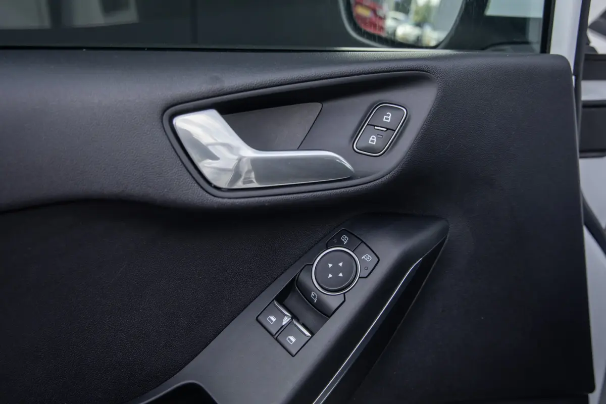 1.0 EcoBoost Titanium | Trekhaak | Parkeer-camera | Apple carplay / Andriod auto