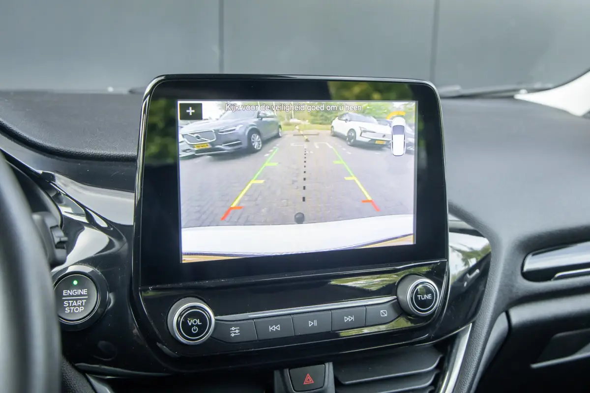 1.0 EcoBoost Titanium | Trekhaak | Parkeer-camera | Apple carplay / Andriod auto