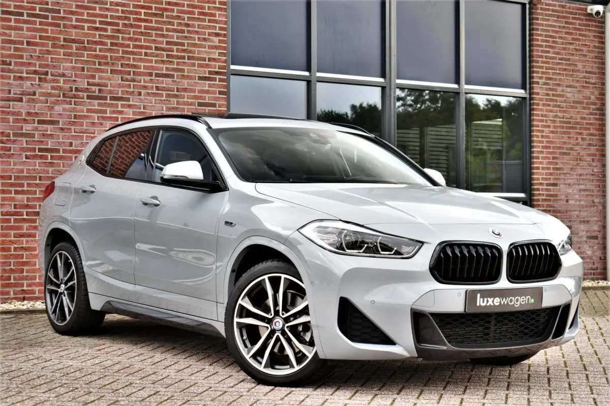 xDrive25e M-Sport Pano HUD ACC Camera 19inch Shadow-line