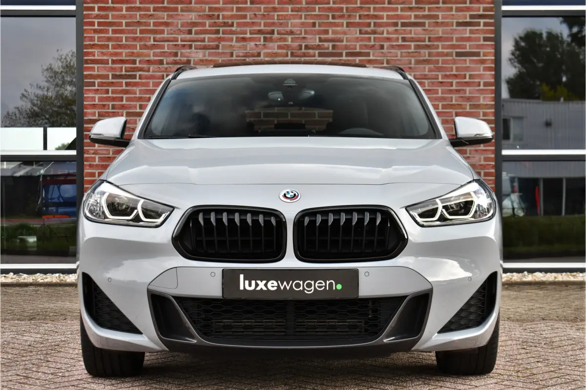 xDrive25e M-Sport Pano HUD ACC Camera 19inch Shadow-line