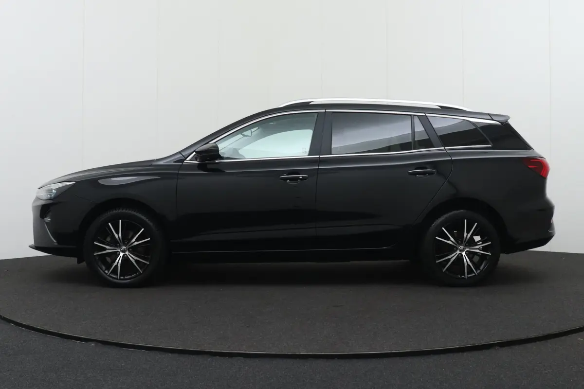 MG5 Electric Long Range Luxury 61 kWh (95% SOH) 360*Camera Adapt.Cruise Carplay