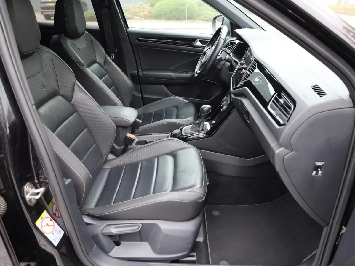 R 2.0 4M Panodak | Leer | Beats | Keyless | Virtual | Camera | Elektrische kofferklep | 19"Inch |