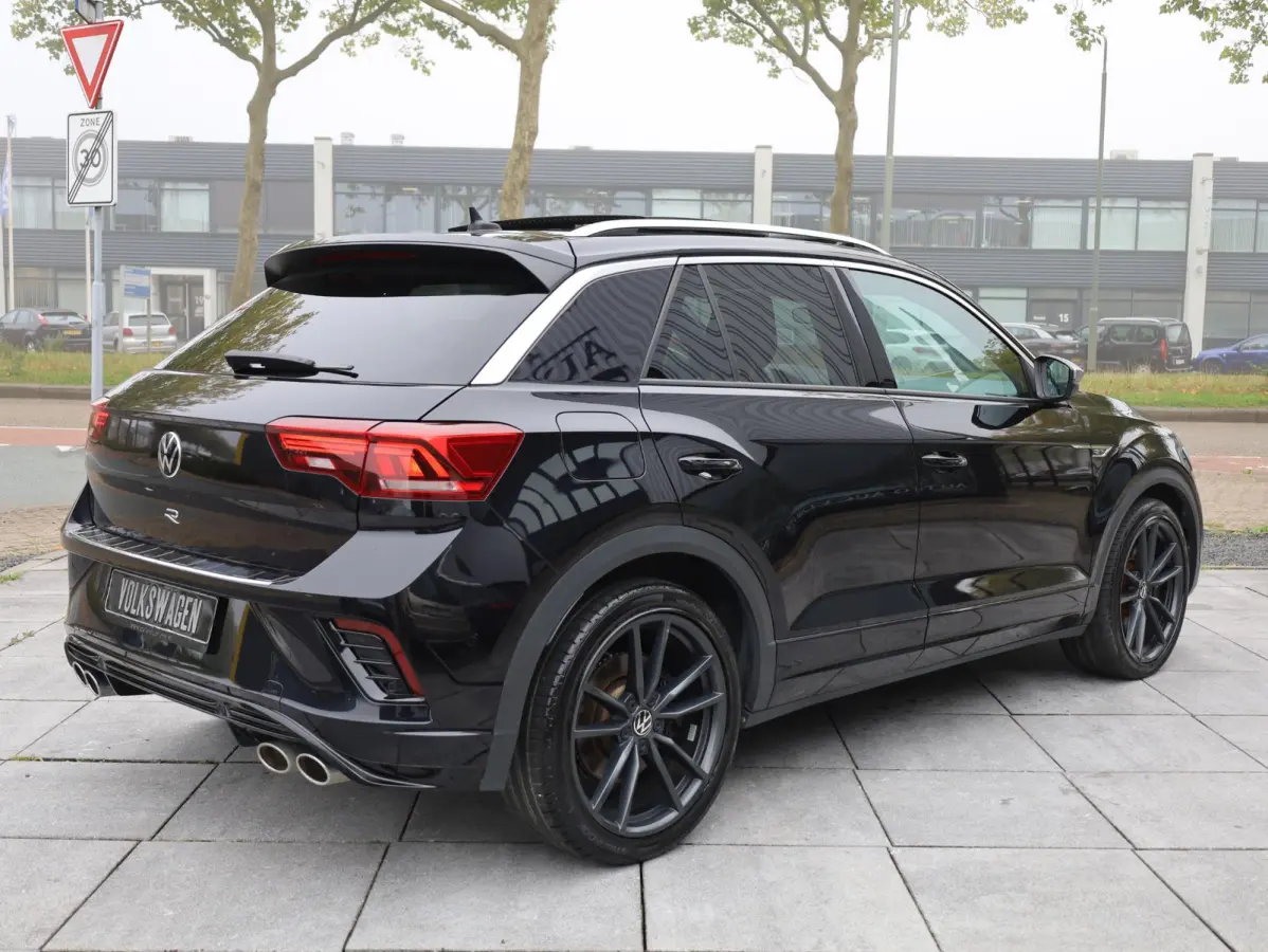 R 2.0 4M Panodak | Leer | Beats | Keyless | Virtual | Camera | Elektrische kofferklep | 19"Inch |