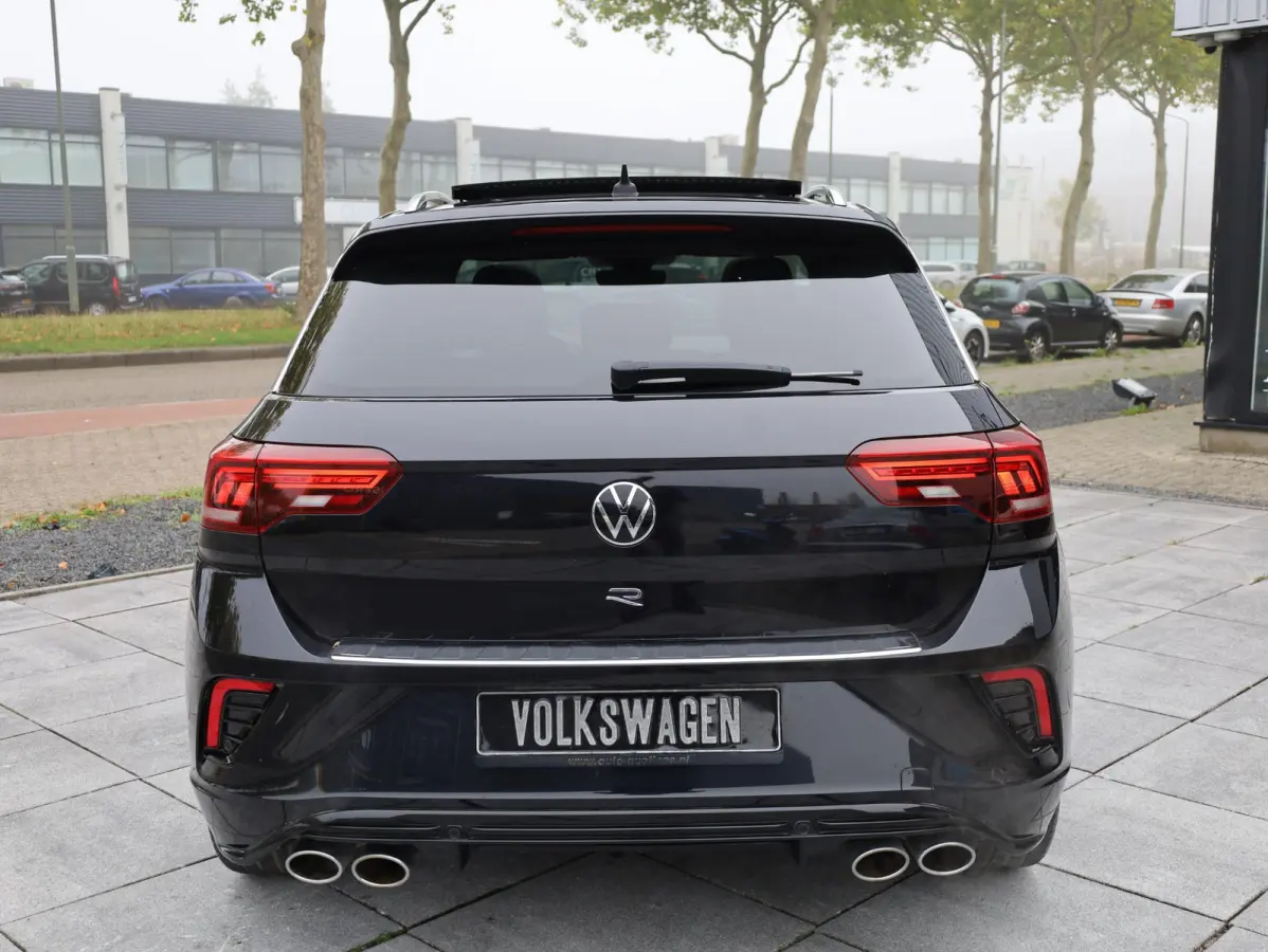 R 2.0 4M Panodak | Leer | Beats | Keyless | Virtual | Camera | Elektrische kofferklep | 19"Inch |