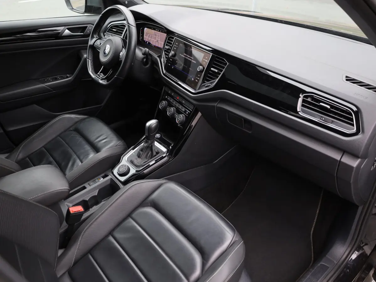 R 2.0 4M Panodak | Leer | Beats | Keyless | Virtual | Camera | Elektrische kofferklep | 19"Inch |