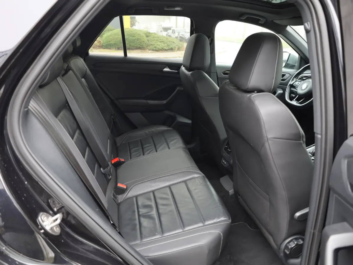 R 2.0 4M Panodak | Leer | Beats | Keyless | Virtual | Camera | Elektrische kofferklep | 19"Inch |