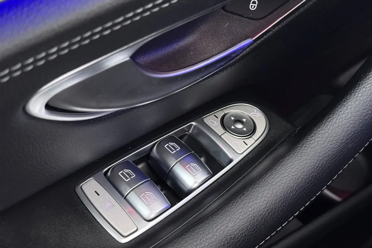 300 e Business Solution AMG Pano-dak Burmester 360* Camera