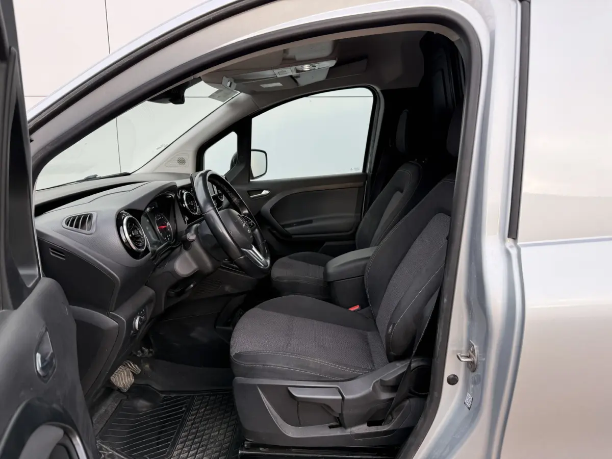 112 1.5 CDI Automaat Led Climate Control Cruise Control Trekhaak Imperiaal Carplay Camera Navigatie Parkeersensoren