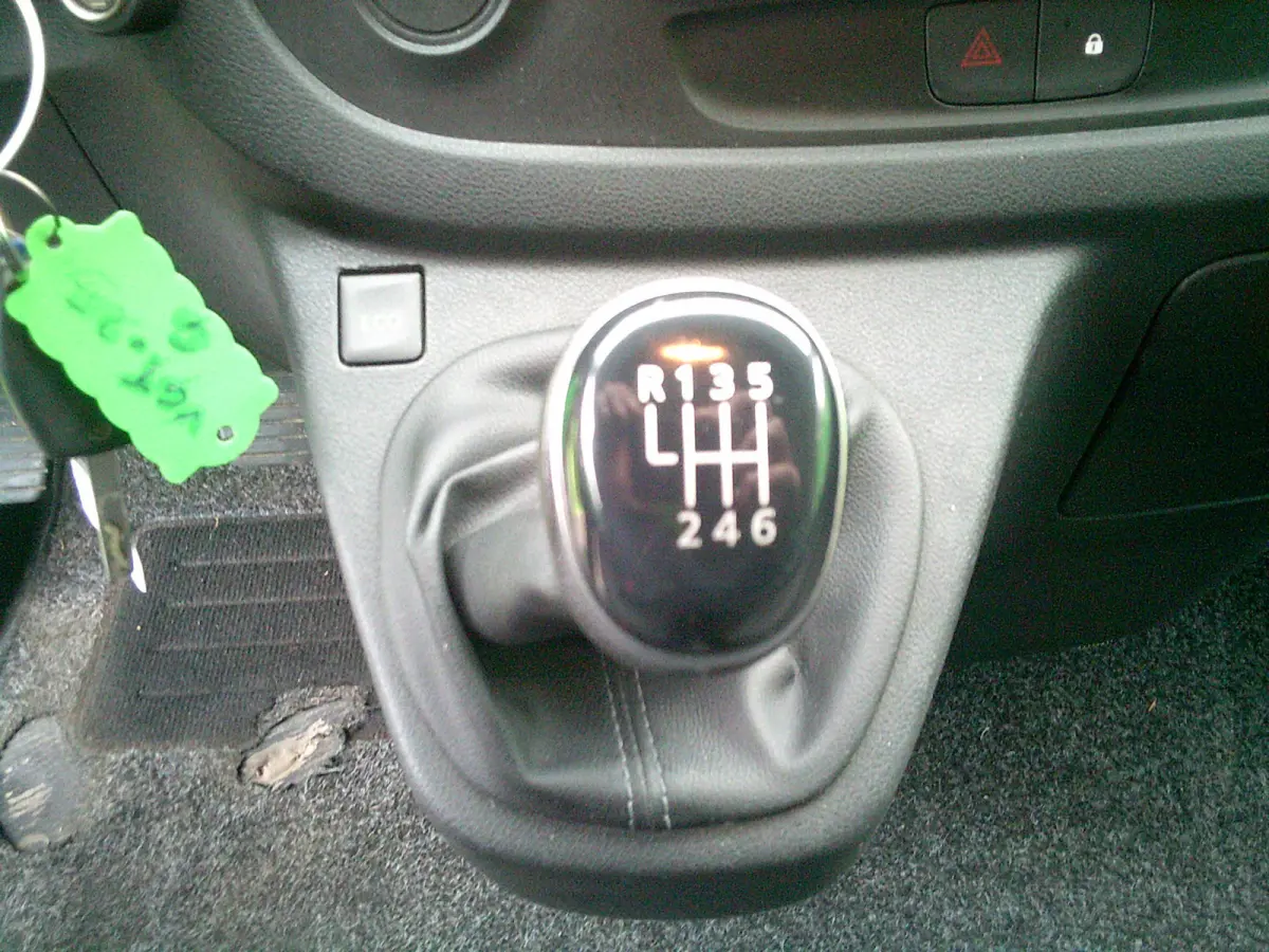 1.6 dCi 95 T29 L2H1 Comfort VOORZIEN VAN AIRCO+CRUISE+TREKHAAK !!!