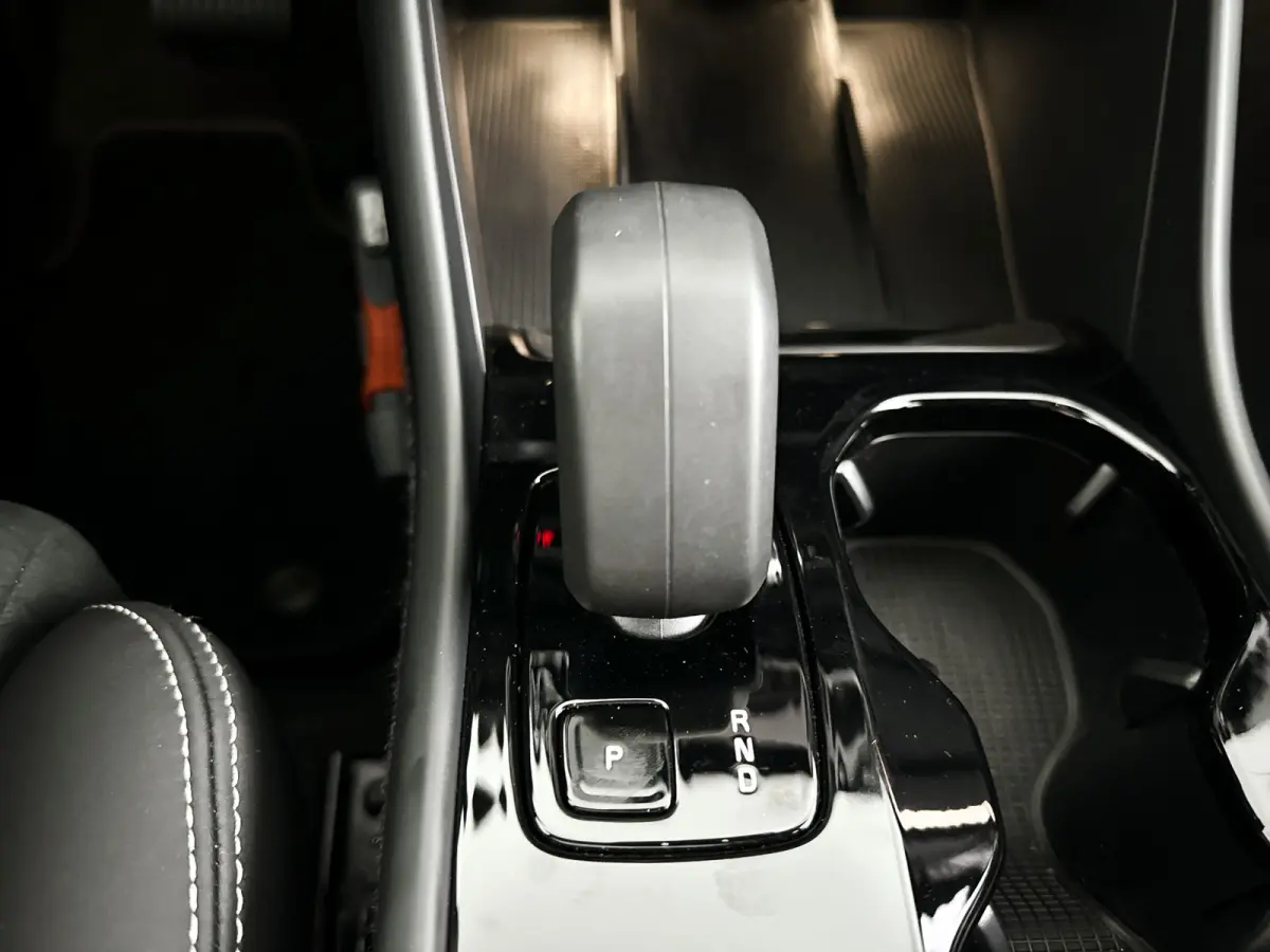 Twin Motor Performance Ultra 82 kWh | SOH 100% | Panoramadak | 360° camera | Harman Kardon | Stoel- en stuurverwarming | Trekhaak