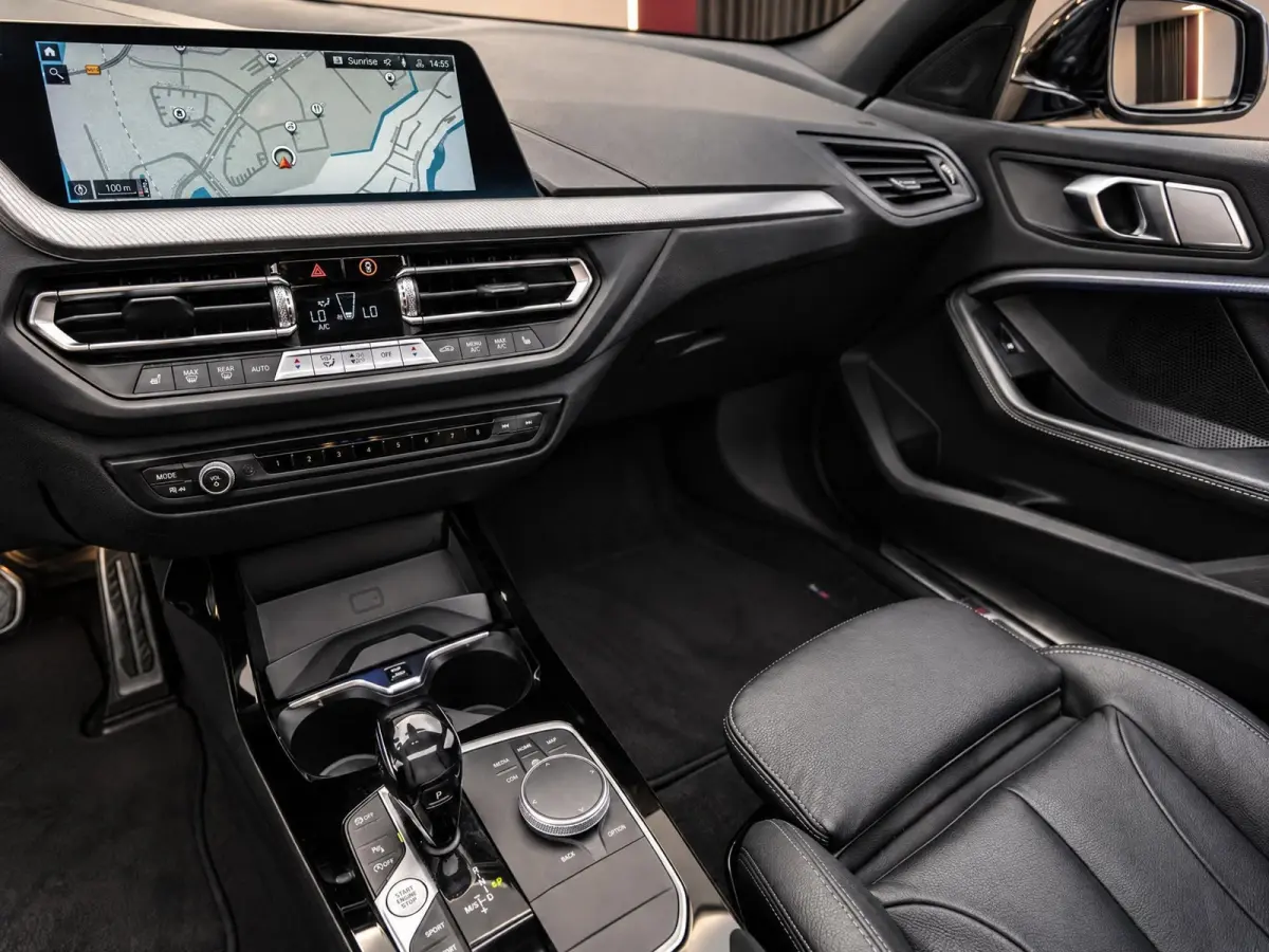 120i High Executive | M-Sport Shadow | Pano | Leder | Ambiance