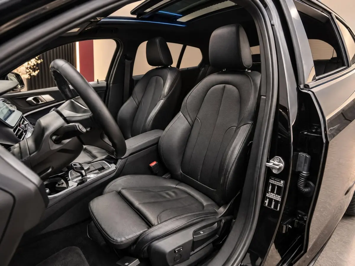 120i High Executive | M-Sport Shadow | Pano | Leder | Ambiance