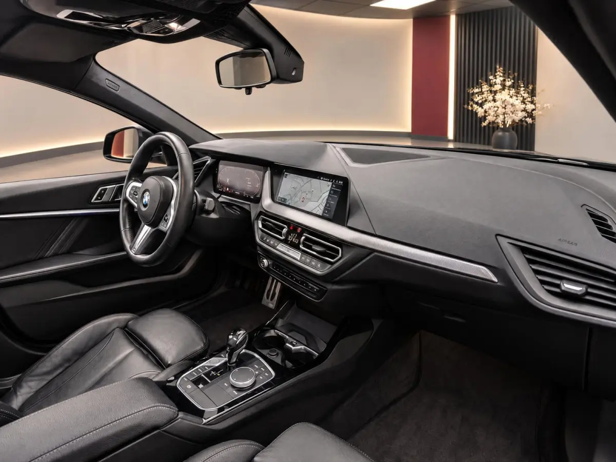 120i High Executive | M-Sport Shadow | Pano | Leder | Ambiance