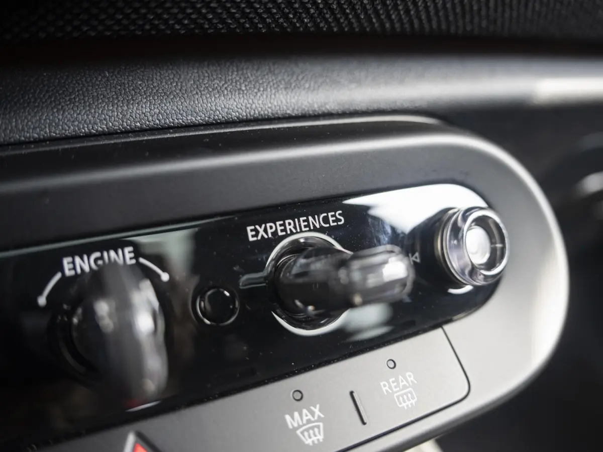 C Favoured | M-pakket | Panoramadak | Harman-Kardon