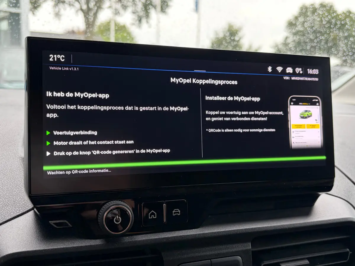 1.5 BlueHDi 100 S&S L1 | 3 ZITS| NAVIGATIE + APPLE CARPLAY/ANDROID AUTO| HOUTEN VLOER IN LAADRUIMTE| KEYLESS ENTRY & START| PARKEERSENSOREN ACHTER| MISTLAMPEN VOOR| DAB| DEALER ONDERHOUDEN|