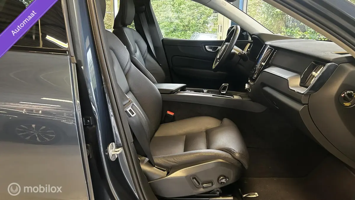 2.0 T6 Plug-in hybrid AWD Plus Dark