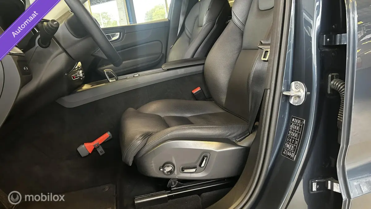 2.0 T6 Plug-in hybrid AWD Plus Dark
