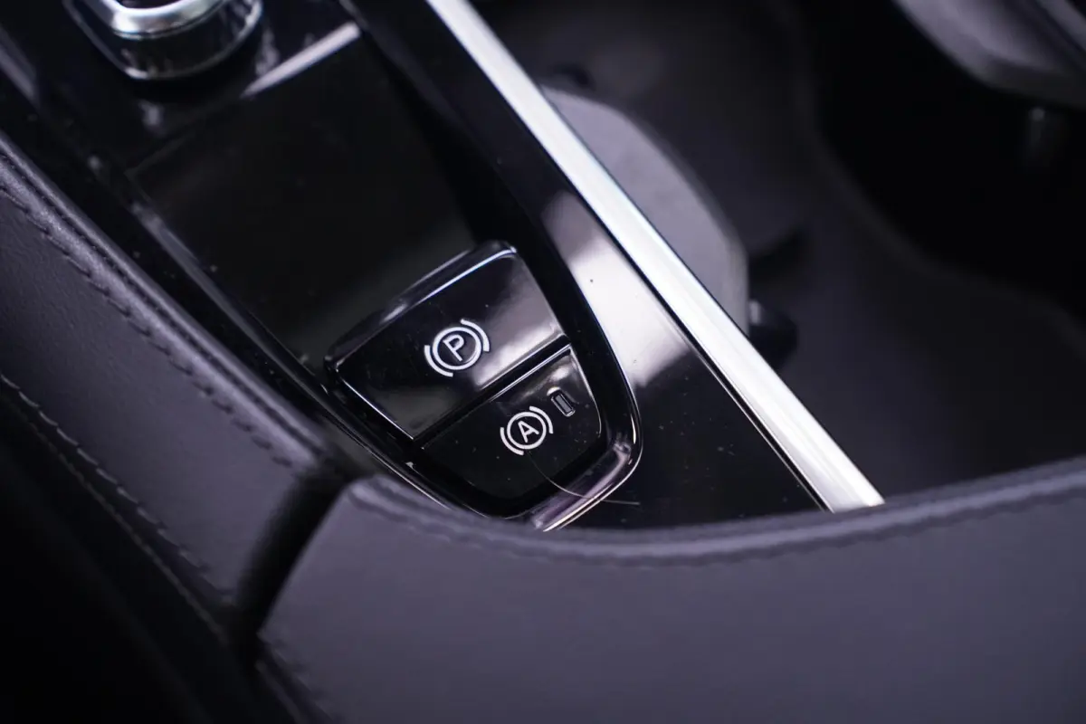 2.0 T8 Recharge AWD Ultimate Dark 1e Eig. NAP SOH 97% Luchtvering 360 Camera Winterpakket Harman Kardon Panodak Apple Carplay Head up