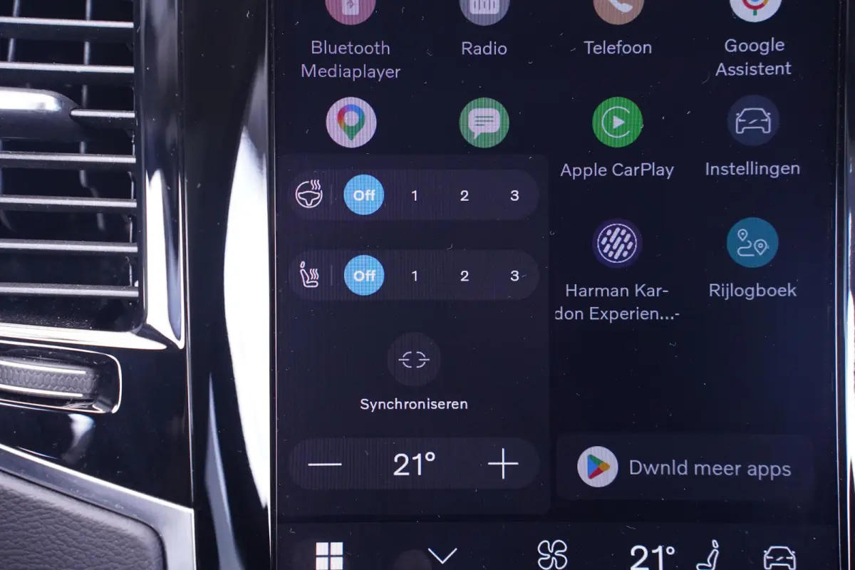 2.0 T8 Recharge AWD Ultimate Dark 1e Eig. NAP SOH 97% Luchtvering 360 Camera Winterpakket Harman Kardon Panodak Apple Carplay Head up