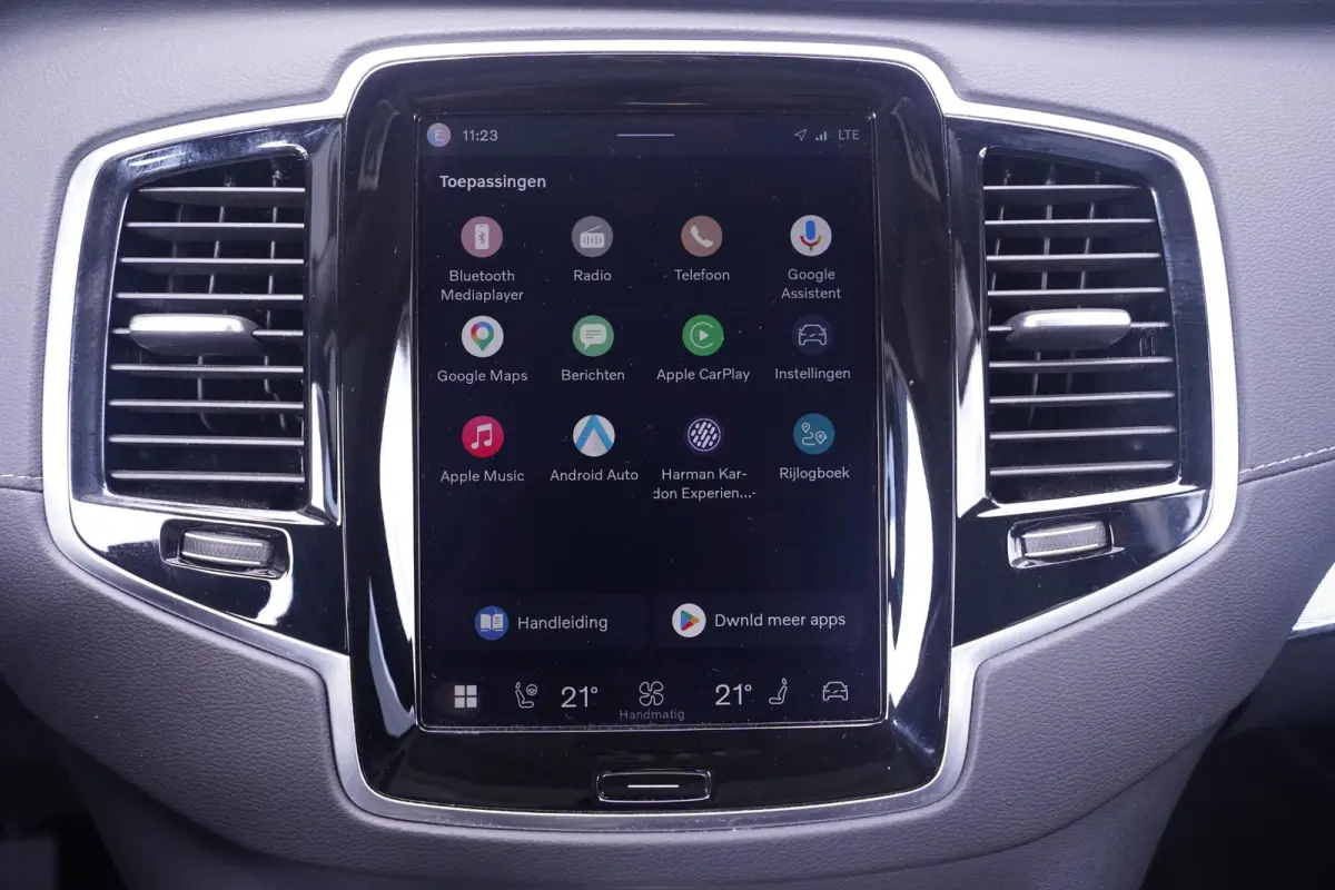 2.0 T8 Recharge AWD Ultimate Dark 1e Eig. NAP SOH 97% Luchtvering 360 Camera Winterpakket Harman Kardon Panodak Apple Carplay Head up