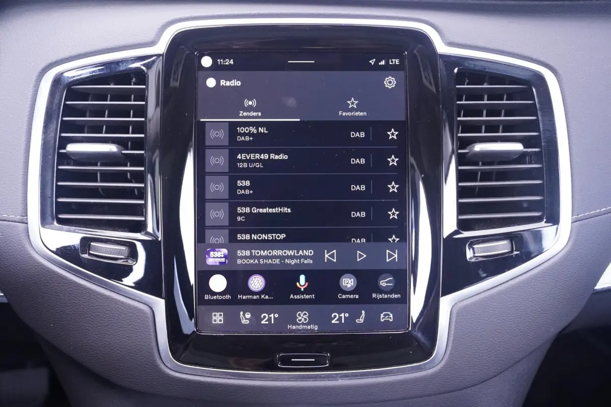 2.0 T8 Recharge AWD Ultimate Dark 1e Eig. NAP SOH 97% Luchtvering 360 Camera Winterpakket Harman Kardon Panodak Apple Carplay Head up