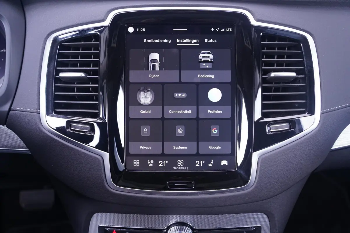 2.0 T8 Recharge AWD Ultimate Dark 1e Eig. NAP SOH 97% Luchtvering 360 Camera Winterpakket Harman Kardon Panodak Apple Carplay Head up
