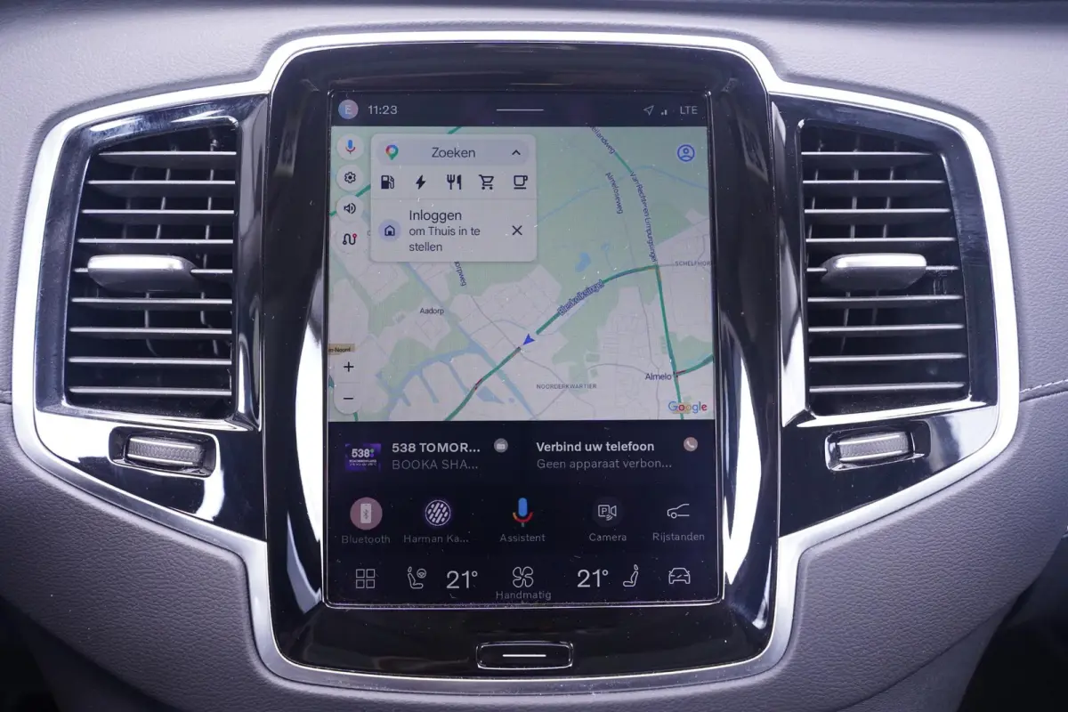 2.0 T8 Recharge AWD Ultimate Dark 1e Eig. NAP SOH 97% Luchtvering 360 Camera Winterpakket Harman Kardon Panodak Apple Carplay Head up
