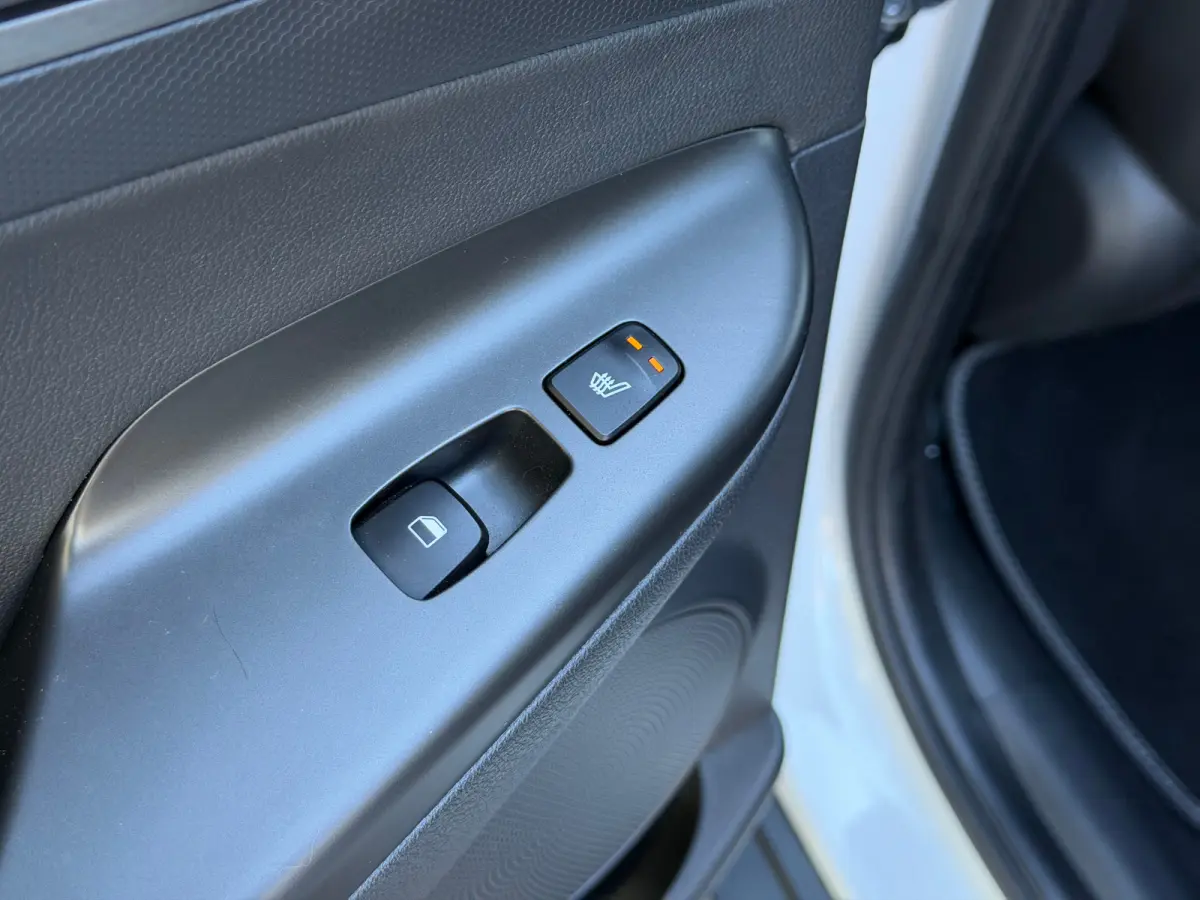 EV Premium 64 kWh | Stuur & Stoelverwarming | 3 Fase | Navigatie | Dealer Onderhouden | Achteruitrijcamera | | Achteruitrijcamera | Apple Carplay/Android Auto|telefoonintegratie premium | Au