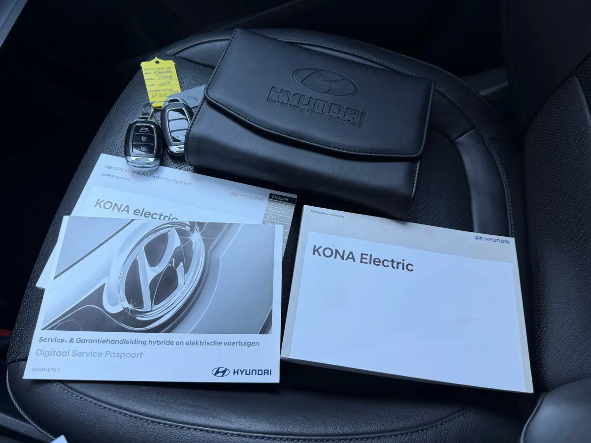 EV Premium 64 kWh | Stuur & Stoelverwarming | 3 Fase | Navigatie | Dealer Onderhouden | Achteruitrijcamera | | Achteruitrijcamera | Apple Carplay/Android Auto|telefoonintegratie premium | Au