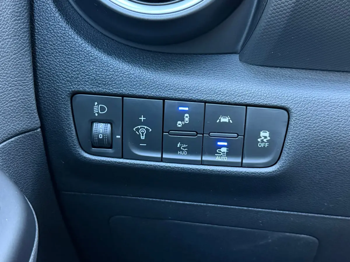 EV Premium 64 kWh | Stuur & Stoelverwarming | 3 Fase | Navigatie | Dealer Onderhouden | Achteruitrijcamera | | Achteruitrijcamera | Apple Carplay/Android Auto|telefoonintegratie premium | Au