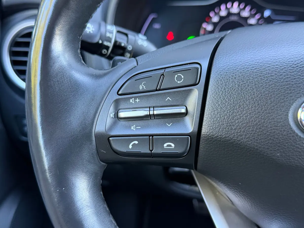 EV Premium 64 kWh | Stuur & Stoelverwarming | 3 Fase | Navigatie | Dealer Onderhouden | Achteruitrijcamera | | Achteruitrijcamera | Apple Carplay/Android Auto|telefoonintegratie premium | Au
