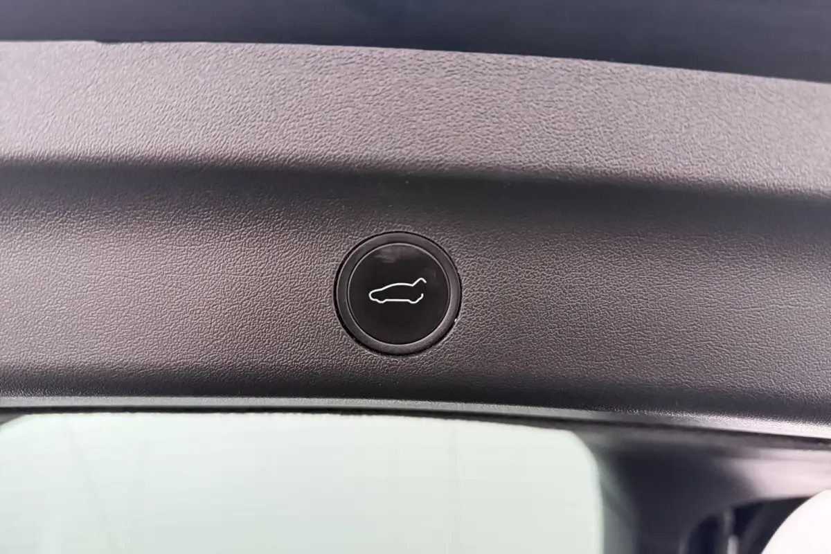 Long Range AWD 75 kWh (91% SOH) Afn. Trekhaak Autopilot Pano-dak