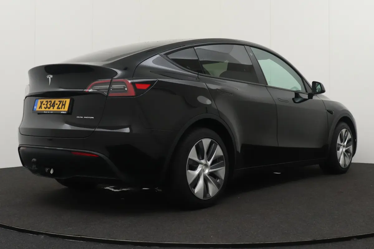 Long Range AWD 75 kWh (91% SOH) Afn. Trekhaak Autopilot Pano-dak