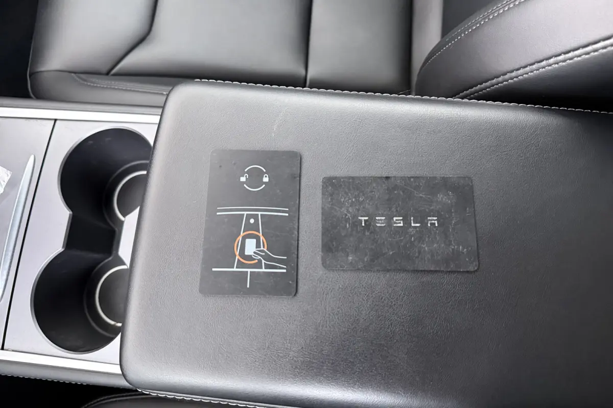 Long Range AWD 75 kWh (91% SOH) Afn. Trekhaak Autopilot Pano-dak