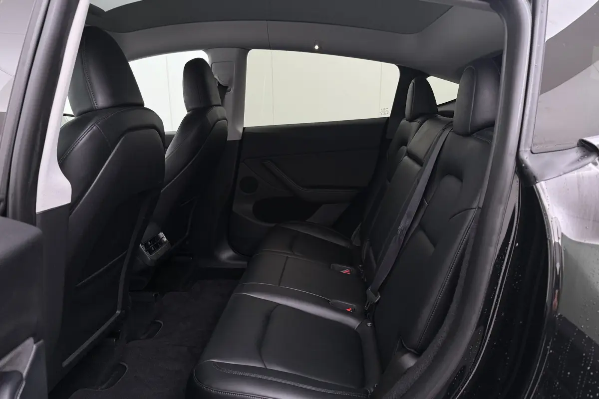 Long Range AWD 75 kWh (91% SOH) Afn. Trekhaak Autopilot Pano-dak