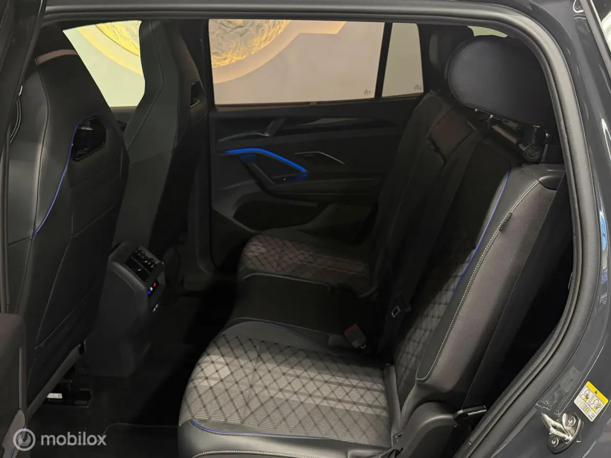 1.5 eTSI R-Line Edition 7p Panorama/HUD/Keyless/H&K/NAP