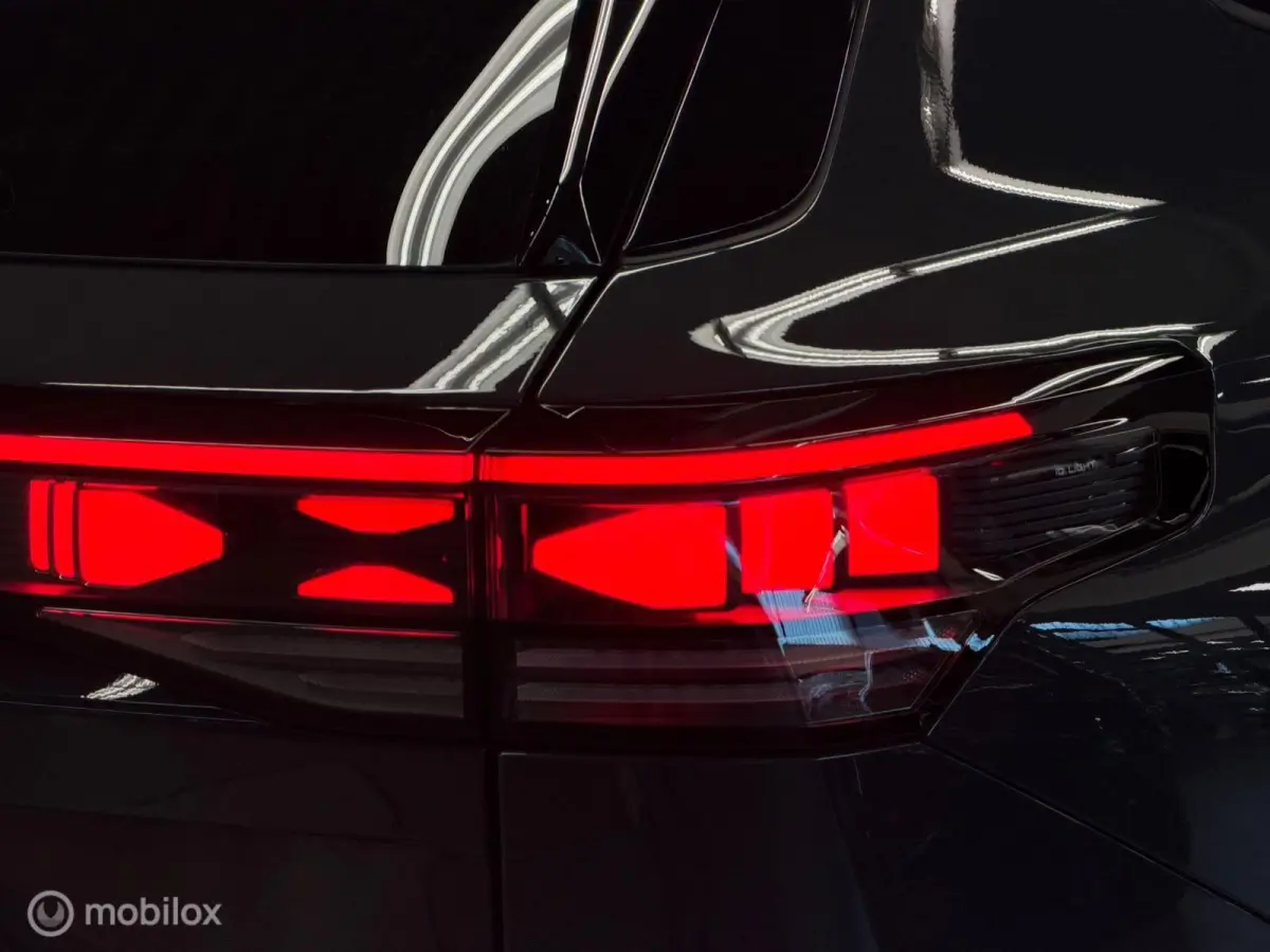 1.5 eTSI R-Line Edition 7p Panorama/HUD/Keyless/H&K/NAP