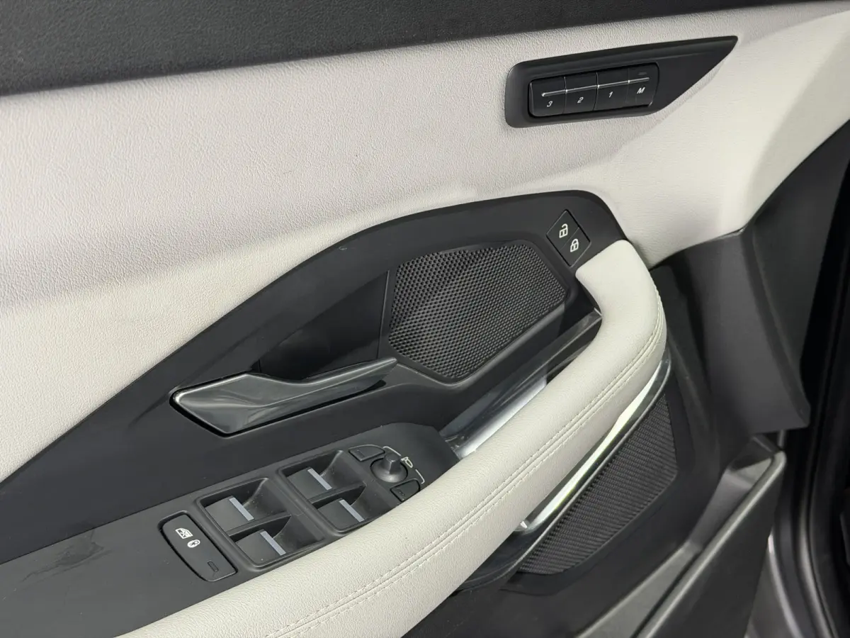 1.5 P300e AWD R-Dynamic S | Trekhaak | Stoelen verwarmd | 360 Cam | Luxe Leder
