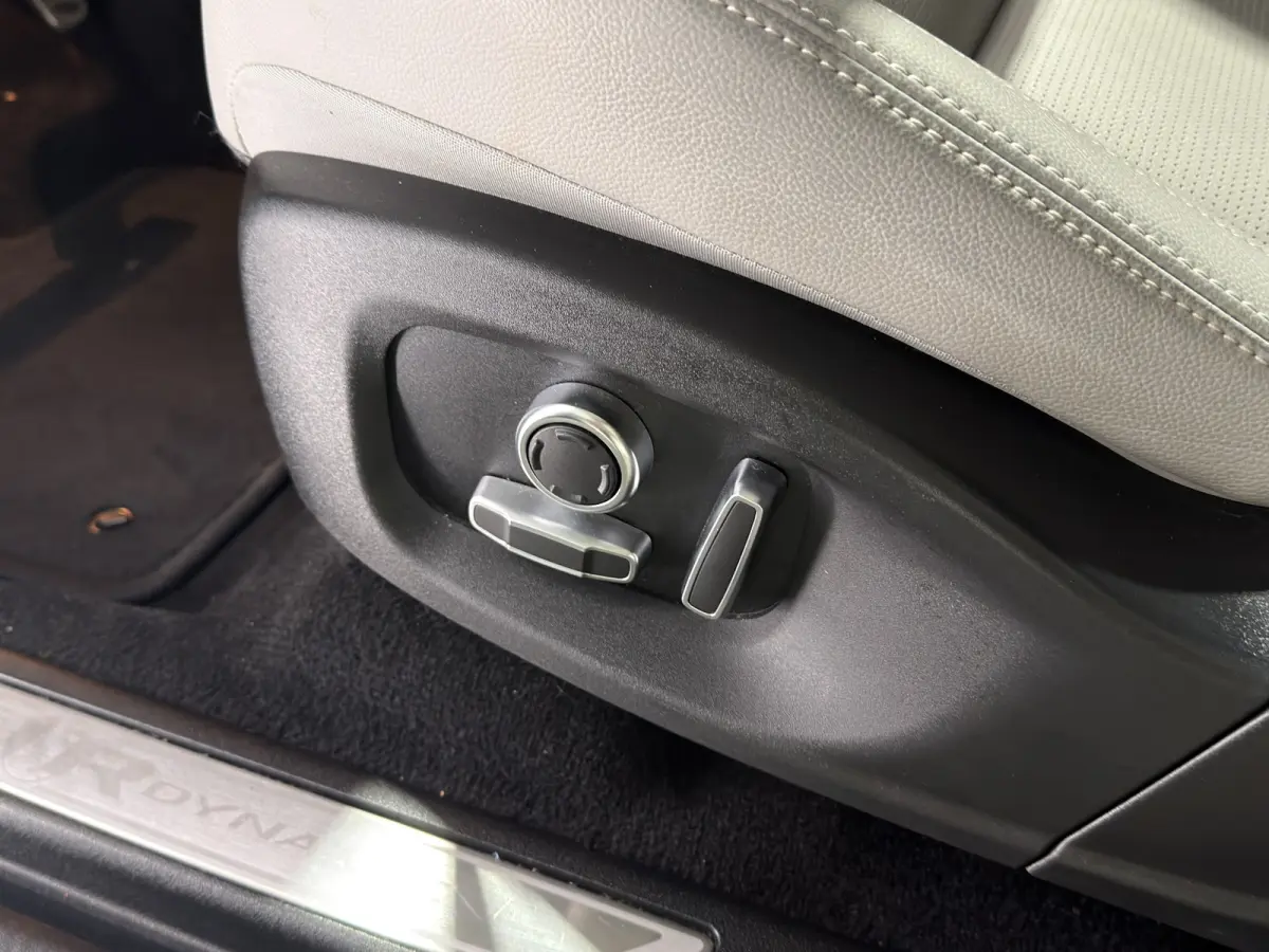 1.5 P300e AWD R-Dynamic S | Trekhaak | Stoelen verwarmd | 360 Cam | Luxe Leder