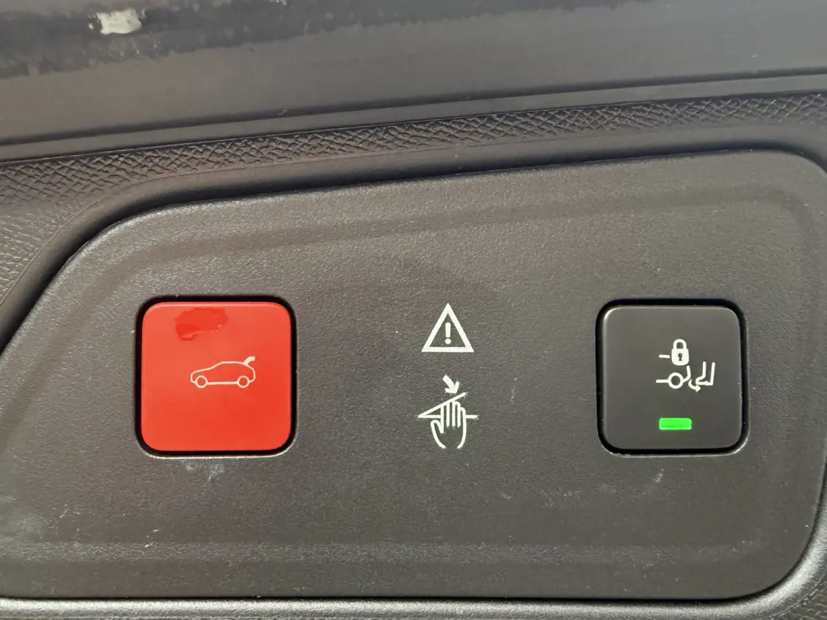 130pk PT Première, 19inch GT-line | Camera | Navi & CarPlay