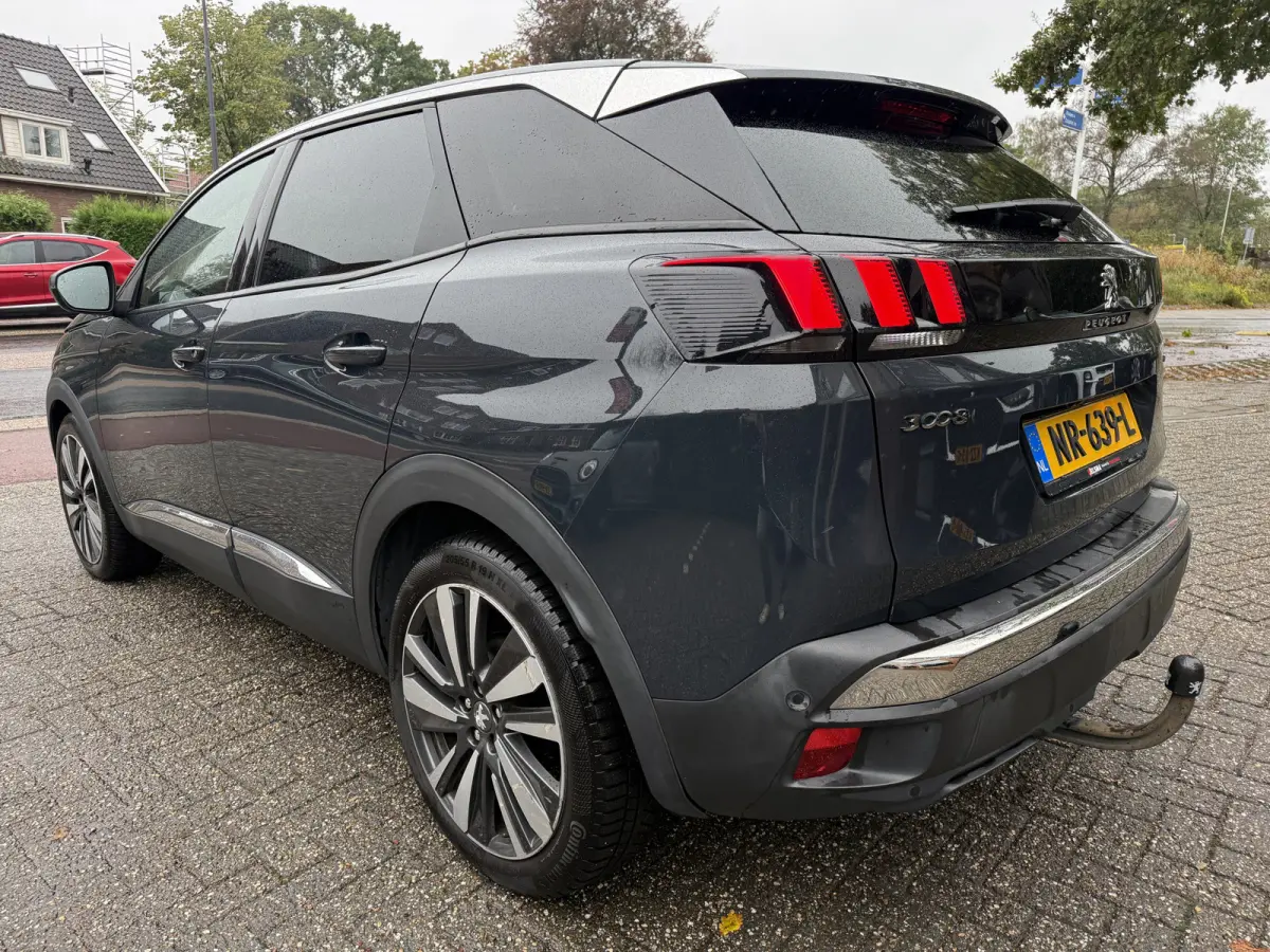 130pk PT Première, 19inch GT-line | Camera | Navi & CarPlay