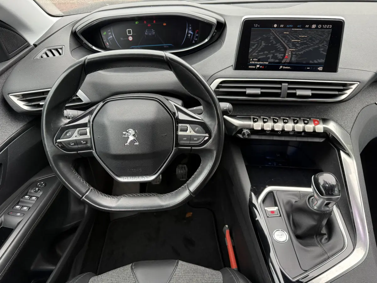 130pk PT Première, 19inch GT-line | Camera | Navi & CarPlay