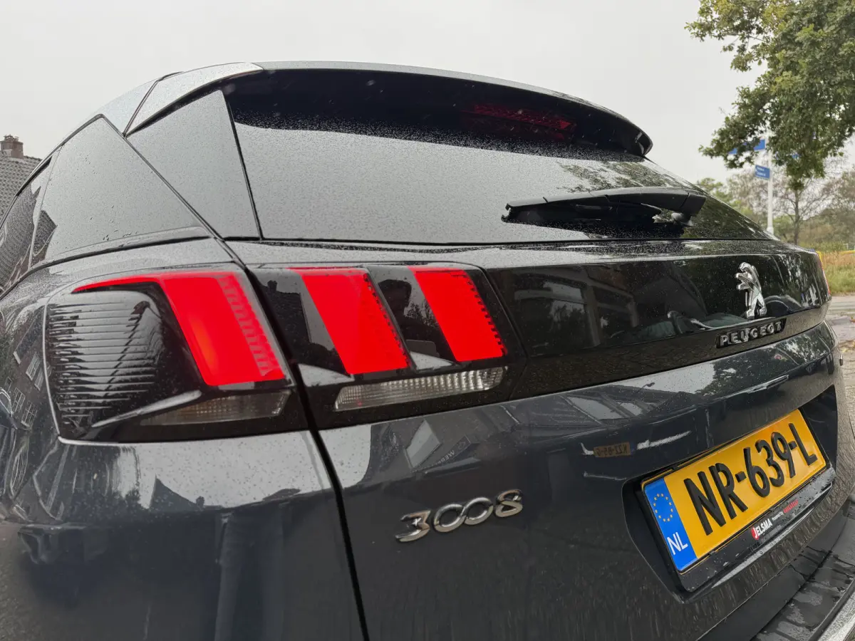 130pk PT Première, 19inch GT-line | Camera | Navi & CarPlay